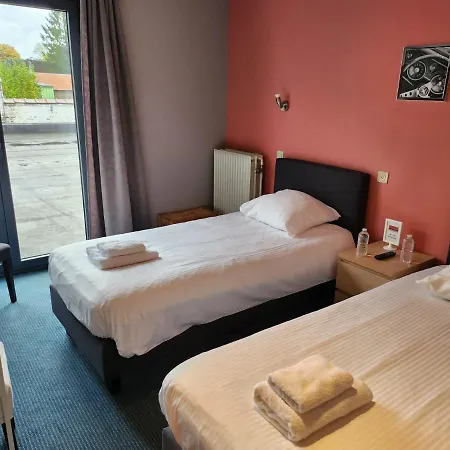 Pitlane Hotel