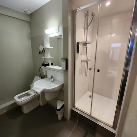 Pitlane Отель 3*