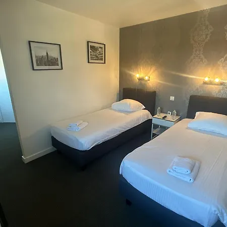 Pitlane Otel