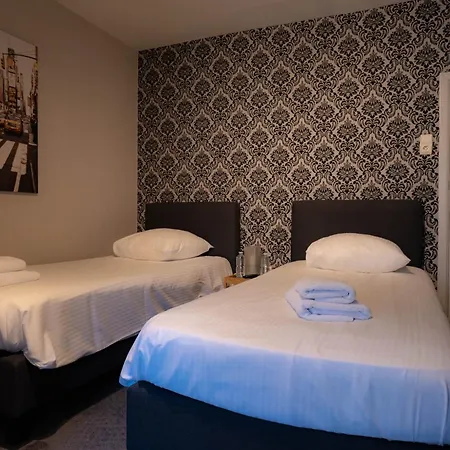 Hotel Pitlane 3*