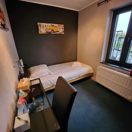 Pitlane Otel 3*