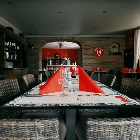 Pitlane Hotel